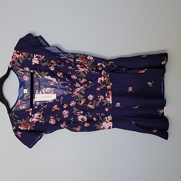 Francesca's Romantic Girly Blue Rain NWT floral surplice top medium - Picture 1 of 9